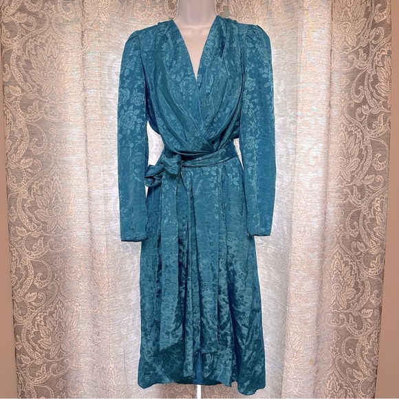Diane Von Furstenberg Dresses & Skirts - Vintage Diane Von Furstenberg Wrap Dress Teal Floral Satin Size 12